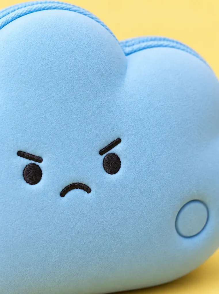 Cloud Coin Pouch, close-up of the surface and dent